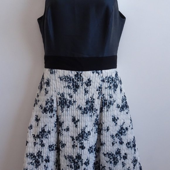 Sashin & Babi Noir NWT $1,25.00 Black Navy and White Fit and Flare DRESS SZ S - Picture 1 of 15